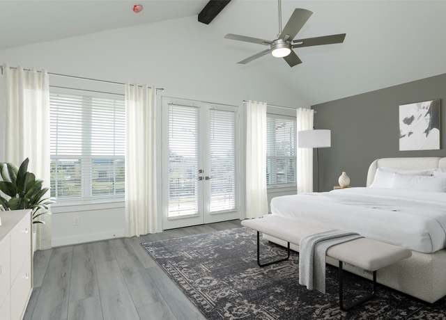 Property at 117 E 43rd St Unit A, Houston, TX 77018, 3 beds, 2.5 baths