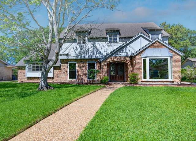 Property at 707 Baronridge Dr, Seabrook, TX 77586, 4 beds, 3.5 baths