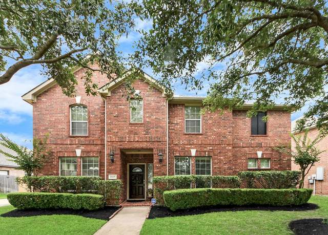 Property at 11401 Starlight Bay St, Pearland, TX 77584, 4 beds, 3.5 baths