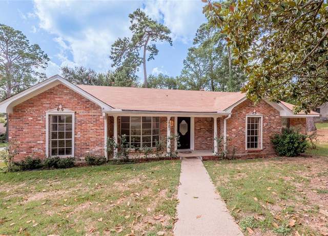 Property at 1701 25th St, Huntsville, TX 77340, 3 beds, 2.5 baths