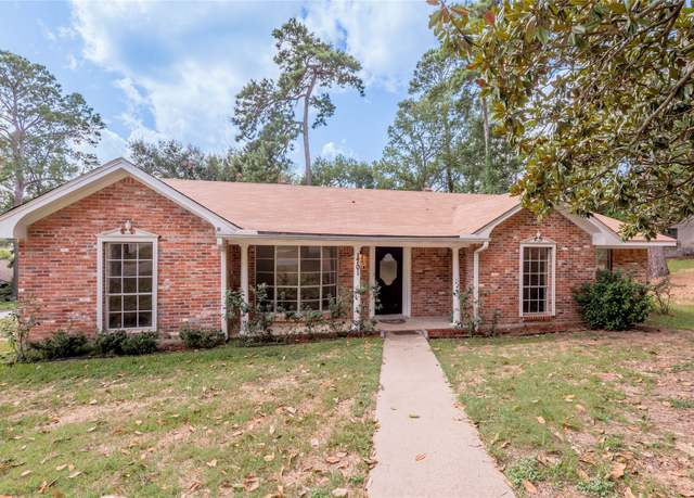 Property at 1701 25th St, Huntsville, TX 77340, 3 beds, 2.5 baths
