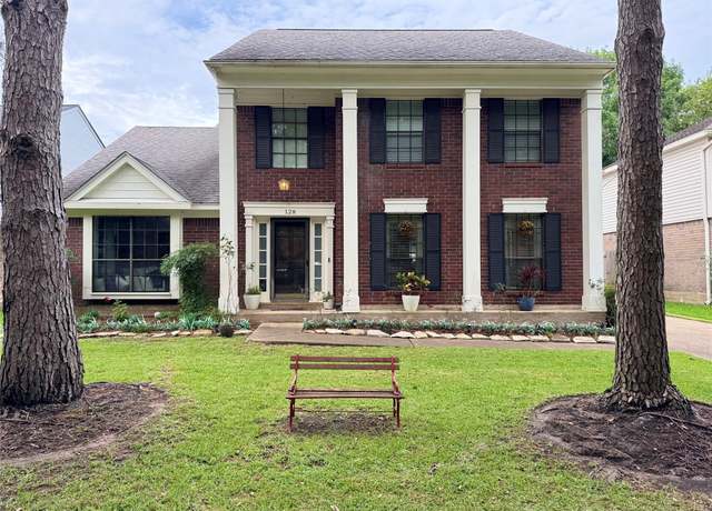 Property at 128 Hidden Lake Dr, League City, TX 77573, 4 beds, 2.5 baths