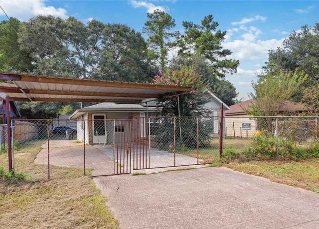 Property at 11799 Stonehedge Dr, Conroe, TX 77303, 4 beds, 2.5 baths