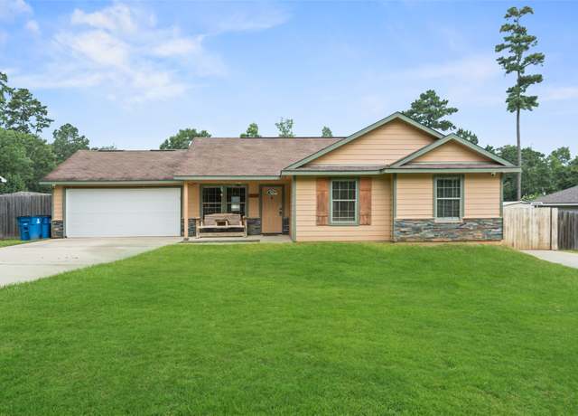 Property at 10621 Royal Adrian, Conroe, TX 77303, 3 beds, 2 baths