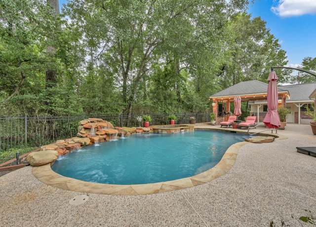 Property at 13262 Royal Rdg, Conroe, TX 77302, 5 beds, 4.5 baths