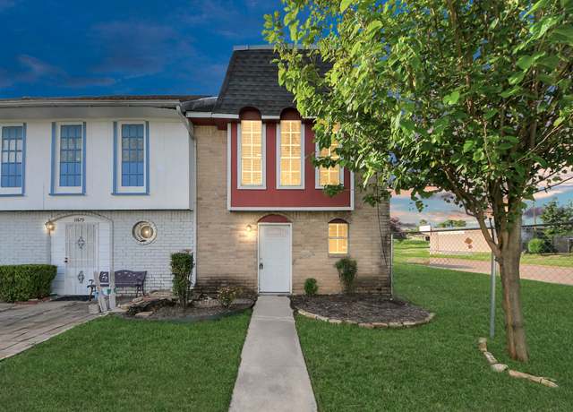 Property at 11877 Algonquin Dr, Houston, TX 77089, 2 beds, 1.5 baths