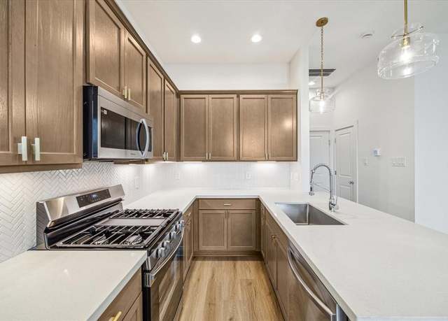 Property at 1546 W Tidwell Rd, Houston, TX 77091, 3 beds, 2.5 baths