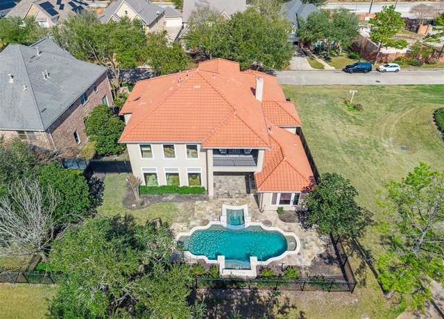Property at 11411 Legend Manor Dr, Houston, TX 77082, 5 beds, 5 baths