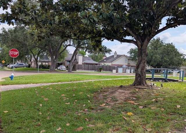 Property at 9103 Belle Glen Dr, Houston, TX 77099