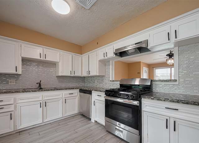 Property at 626 Shawnee St, Houston, TX 77034, 3 beds, 2 baths