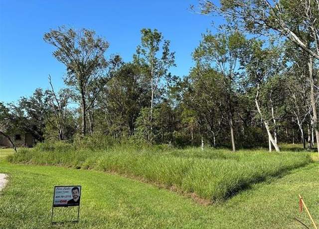 Property at 2810 Oakwood Trl, Richwood, TX 77515
