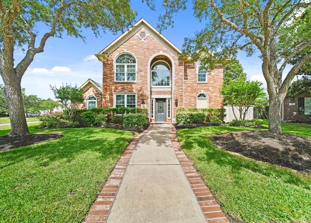 Property at 8303 Big Bend Dr, Sugar Land, TX 77479, 4 beds, 3.5 baths