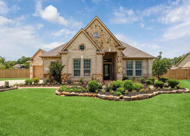 Property at 22611 Pineleigh Ct, Tomball, TX 77375, 4 beds, 3 baths