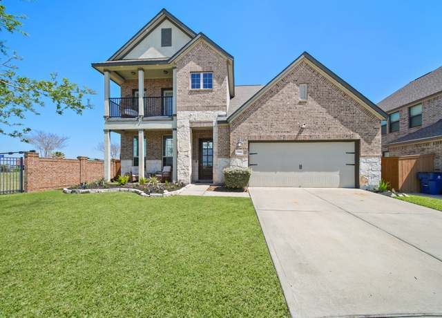 Property at 3214 Red Pebble Ln, Texas City, TX 77568, 4 beds, 3.5 baths