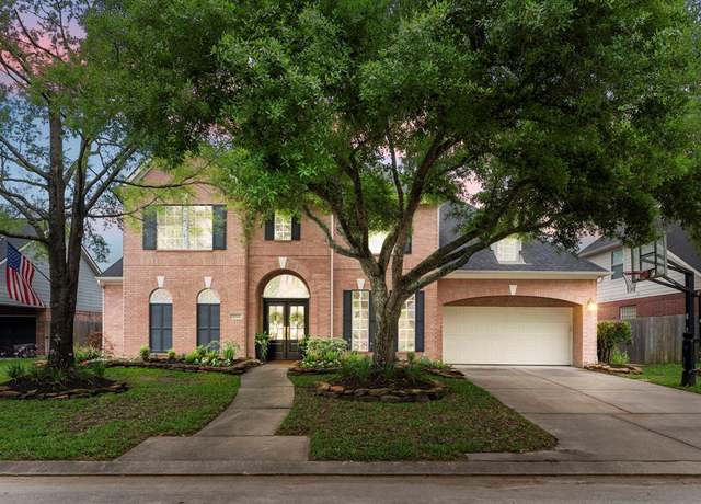 Property at 2123 River Bend Way, Kingwood, TX 77345, 5 beds, 3.5 baths
