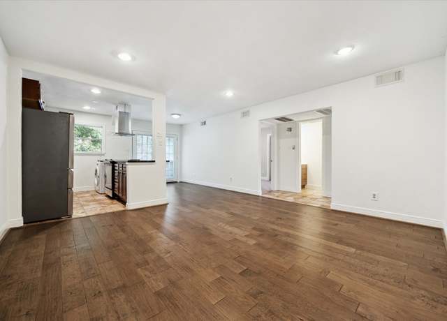 Property at 8287 Kingsbrook Rd #269, Houston, TX 77024, 2 beds, 2 baths