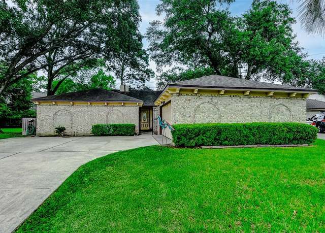 Property at 11918 Windlake Dr, Houston, TX 77070, 3 beds, 2 baths