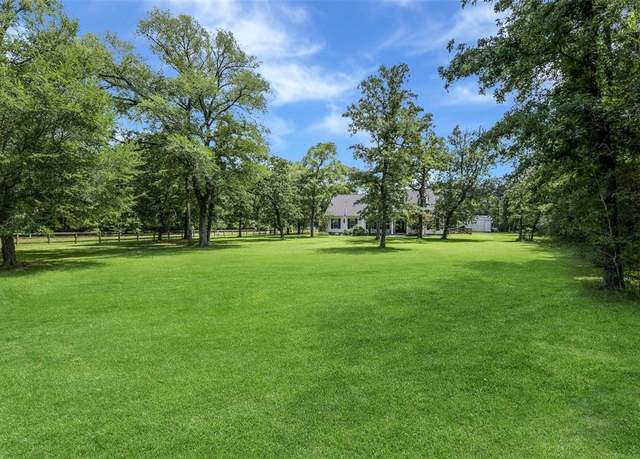 Property at 30311 N Holly Oaks Cir, Magnolia, TX 77355, 2 beds, 3 baths