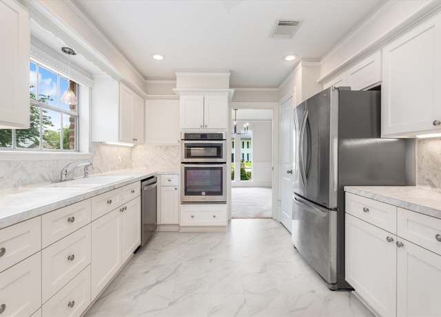 Property at 1607 Castlerock Dr, Houston, TX 77090, 4 beds, 2.5 baths