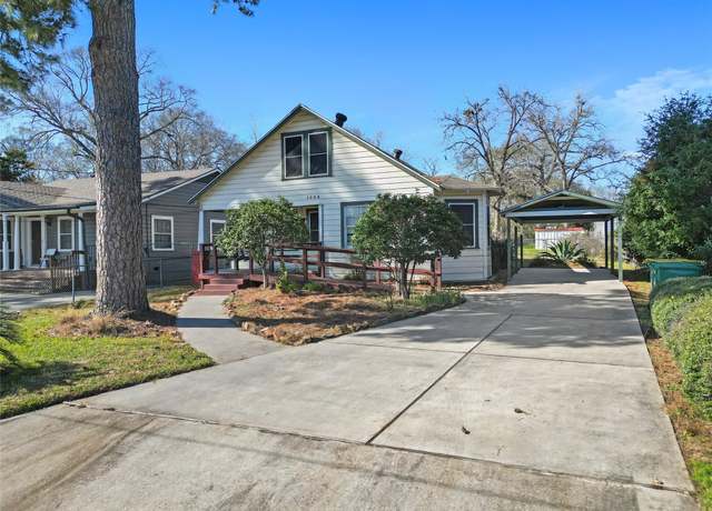 Property at 1004 Mccall Ave, Conroe, TX 77301, 3 beds, 1 bath