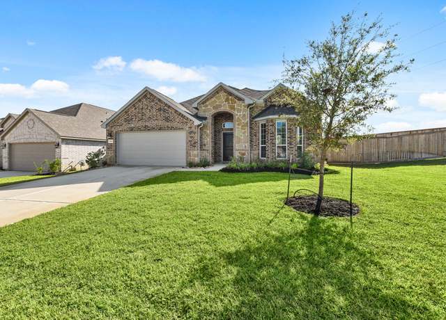 Property at 104 Dina Ln, Montgomery, TX 77356, 3 beds, 2 baths