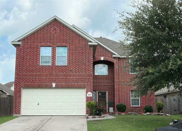 Property at 2019 Midlane Dr, Conroe, TX 77301, 4 beds, 2.5 baths