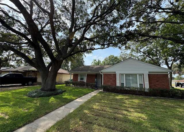 Property at 12318 Renwick Dr, Houston, TX 77035, 3 beds, 2 baths