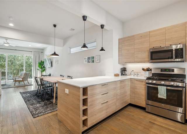 Property at 2809 St Emanuel St, Houston, TX 77004, 3 beds, 3.5 baths