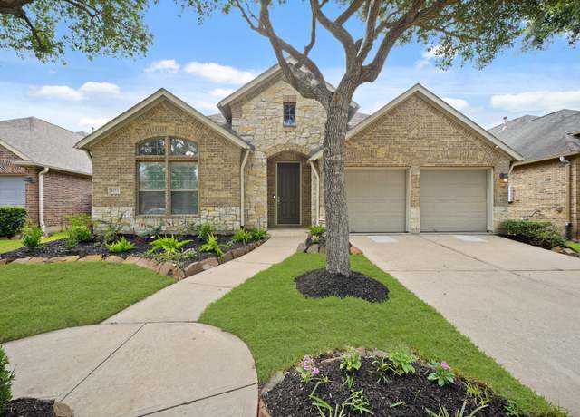 Property at 2211 Ascot Ln, Sugar Land, TX 77479, 3 beds, 2.5 baths