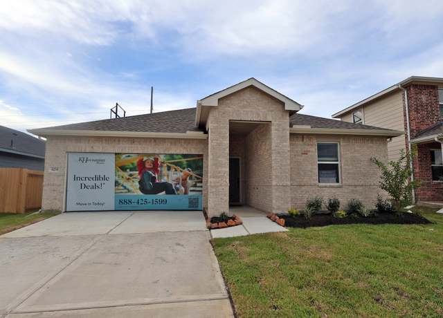 Property at 424 Monarch Trl, Huntsville, TX 77340, 4 beds, 2 baths