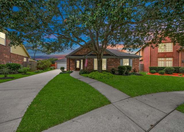 Property at 6173 Darlington Ct, League City, TX 77573, 3 beds, 2 baths