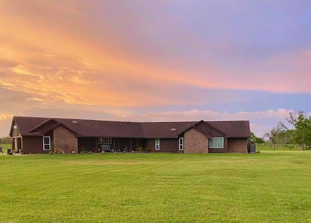 Property at 325 County Road 735, Angleton, TX 77515, 4 beds, 2.5 baths
