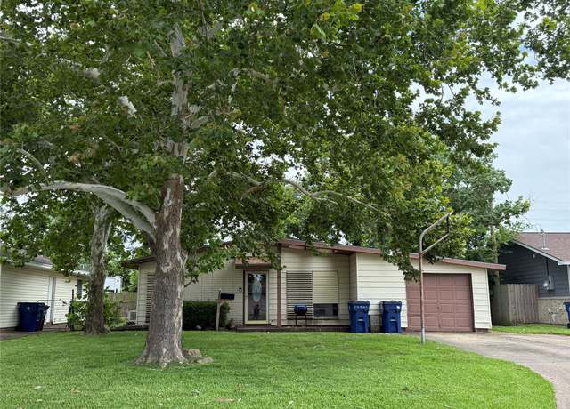 Property at 2213 17th Ave N, Texas City, TX 77590, 3 beds, 1.5 baths