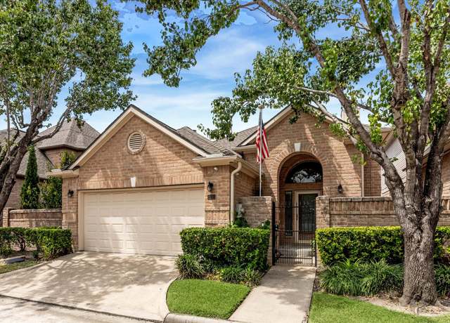 Property at 8030 Oakwood Hollow St, Houston, TX 77040, 3 beds, 2.5 baths