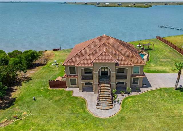 Property at 6609 State Highway 35 S, Palacios, TX 77465, 4 beds, 4.5 baths