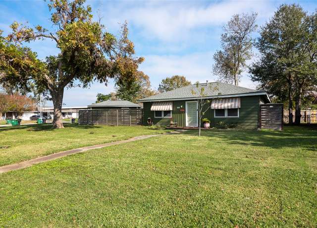 Property at 2418 Roy Cir, Houston, TX 77007, 3 beds, 1 bath