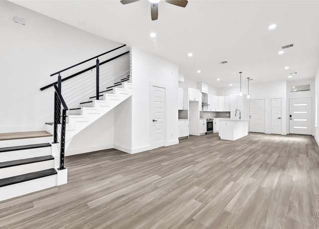 Property at 3330 Francis St, Houston, TX 77004, 3 beds, 2 baths
