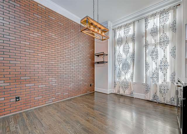 Property at 2227 Chenevert St, Houston, TX 77003, 3 beds, 3.5 baths