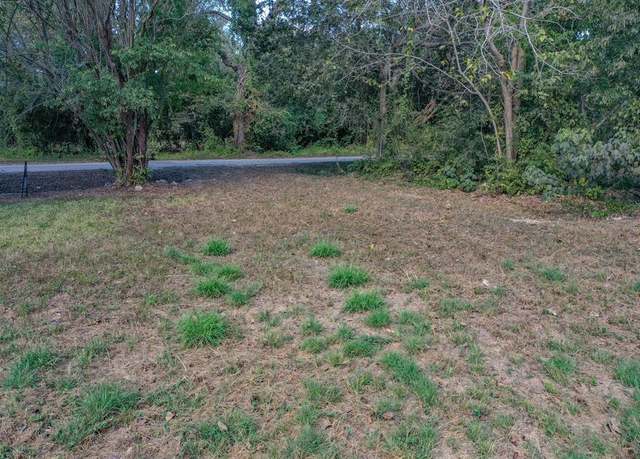 Property at 1617 Azalea Dr, Wharton, TX 77488