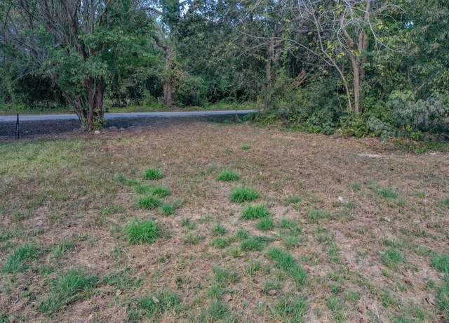 Property at 1617 Azalea Dr, Wharton, TX 77488