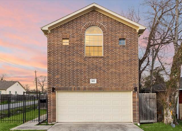 Property at 801 E 40th St, Houston, TX 77022, 3 beds, 2.5 baths