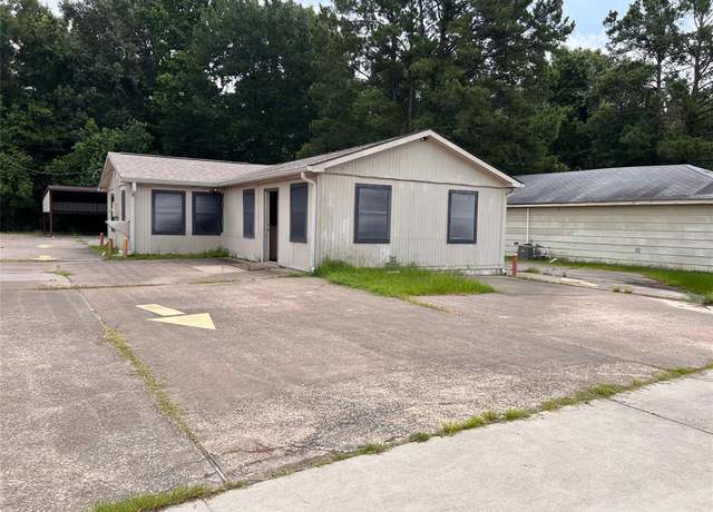 Property at 438 N Fm 356, Onalaska, TX 77360, 2 beds, 1 bath