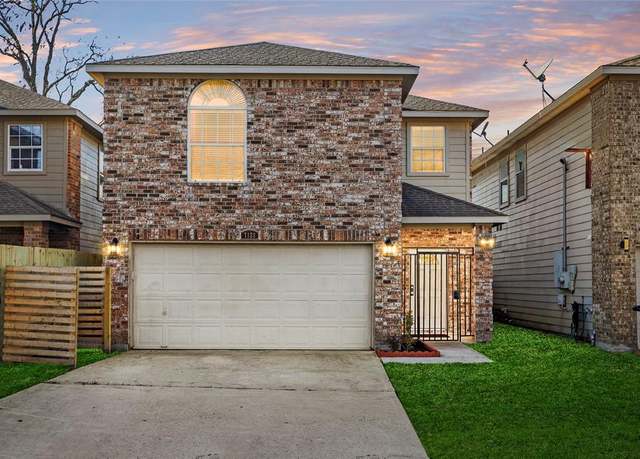 Property at 7128 Eastwood St, Houston, TX 77021, 3 beds, 2.5 baths