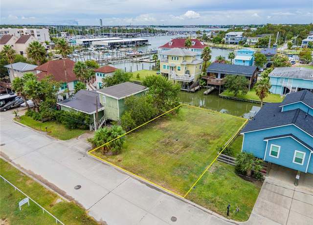 Property at 1014 Aspen Rd, Clear Lake Shores, TX 77565