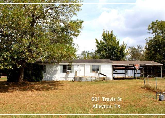 Property at 601 Travis St, Alleyton, TX 78935, 3 beds, 2 baths