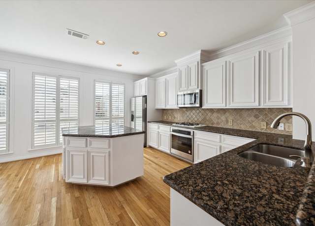 Property at 1812 Matthews St, Houston, TX 77019, 4 beds, 2.5 baths