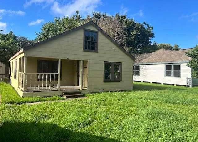 Property at 2113 3rd Ave N, Texas City, TX 77590, 3 beds, 1 bath