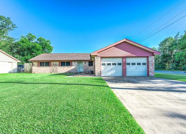 Property at 1217 Martin Dr, Alvin, TX 77511, 3 beds, 2 baths