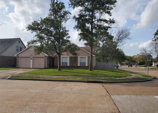 Property at 13002 Nantucket Dr, Sugar Land, TX 77478, 3 beds, 2 baths