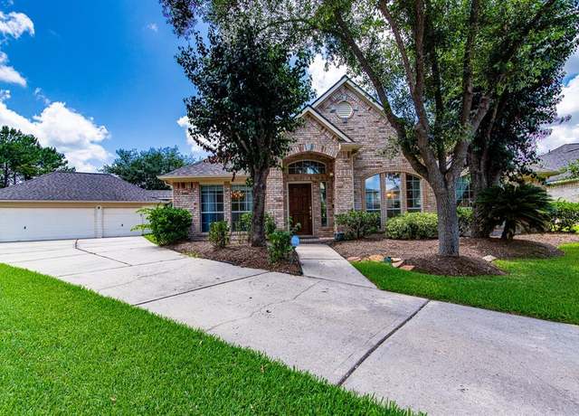 Property at 2207 Desert Vine Ct, Sugar Land, TX 77498, 3 beds, 2.5 baths